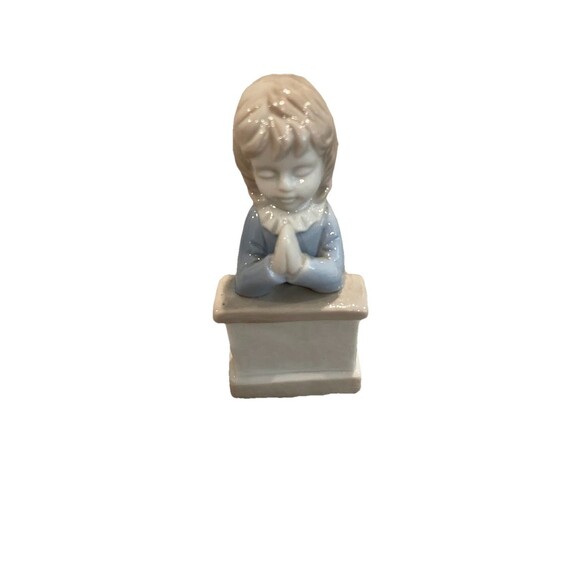 Vintage Roman Brand Porcelain Girl‎ Praying at Altar Figurine Blue/Ivory 4" Tall - Picture 1 of 6